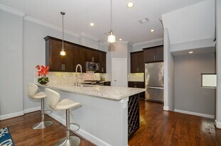 2211 Hutchins St in Houston, TX - Building Photo