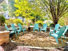 107 W Acres Cres in Cary, NC - Building Photo - Building Photo
