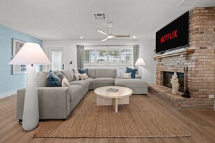 350 La Hacienda Dr in Indian Rocks Beach, FL - Building Photo