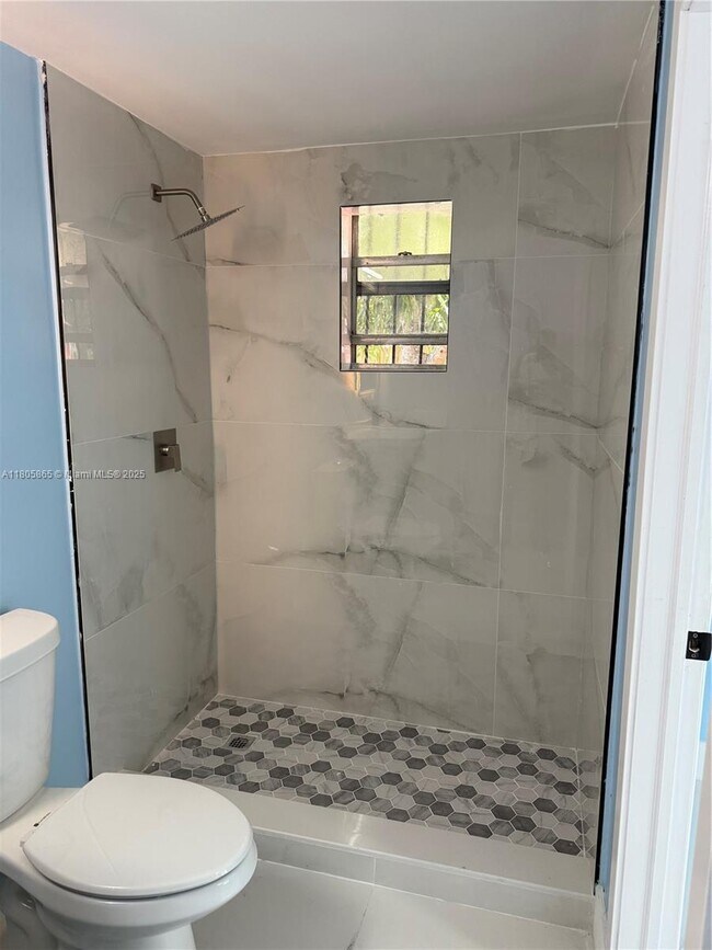 530 NW 116th Terrace in Miami, FL - Building Photo - Building Photo