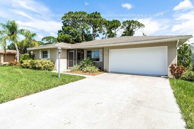 1436 Strada D Oro in Venice, FL - Foto de edificio - Building Photo