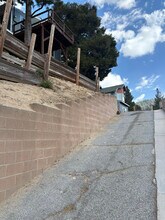 497 Delle Dr in Crestline, CA - Foto de edificio - Building Photo