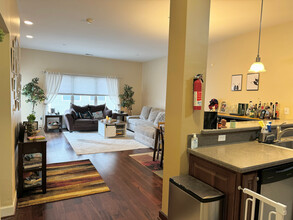 605 N Atlantic Ave, Unit 204 in Collingswood, NJ - Foto de edificio - Building Photo