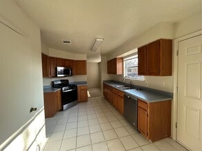 8411 Priest River Dr in Round Rock, TX - Building Photo - Building Photo