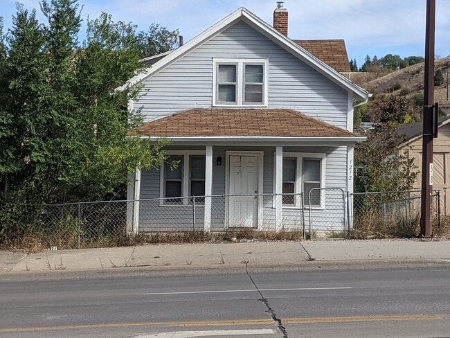 property at 1212 5th St