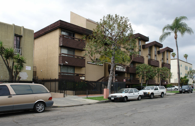 Harvard Embassy Towers in Los Angeles, CA - Foto de edificio - Building Photo