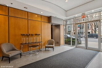 421 W Huron St in Chicago, IL - Building Photo - Building Photo