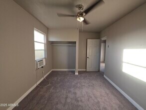 2135 W Hadley St in Phoenix, AZ - Building Photo - Building Photo