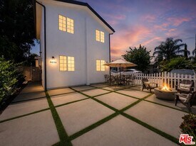 6650 Valley Circle Blvd in Los Angeles, CA - Building Photo
