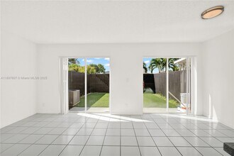 17380 SW 140th Ct in Miami, FL - Building Photo - Building Photo