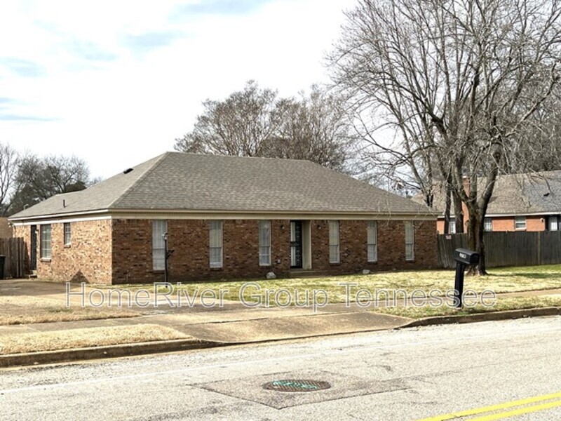 4983 Hornsby Dr in Memphis, TN - Building Photo