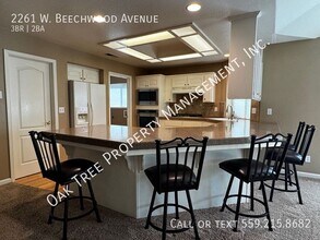 2261 W Beechwood Ave in Fresno, CA - Building Photo - Building Photo