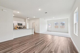 1516 Morris Lp in San Marcos, TX - Building Photo - Building Photo