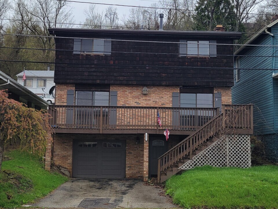 1857 Main St in Allenport, PA - Building Photo