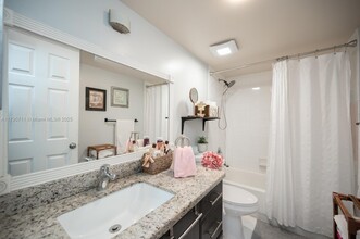 11133 SW 8th St in Pembroke Pines, FL - Building Photo - Building Photo