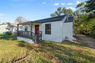 3005 W 2nd Ave in Corsicana, TX - Building Photo - Building Photo