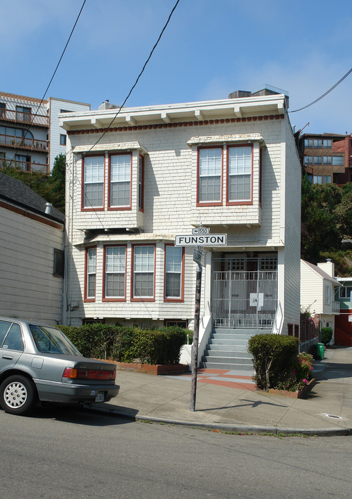 1551-1553 Funston Ave in San Francisco, CA - Foto de edificio