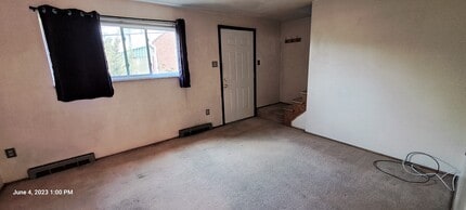 3303 W Run Rd in Munhall, PA - Building Photo - Building Photo