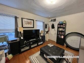 157 Summer St, Unit 5R in Somerville, MA - Building Photo