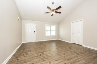 1201 Welsh Dr in La Vergne, TN - Foto de edificio - Building Photo