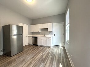 942 N Elston Ave, Unit 2R in Chicago, IL - Building Photo - Building Photo
