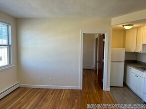 168 N Beacon St, Unit 21 in Boston, MA - Building Photo - Building Photo