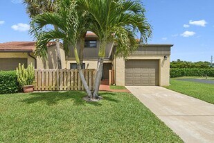 11063 Oakdale Rd in Boynton Beach, FL - Building Photo
