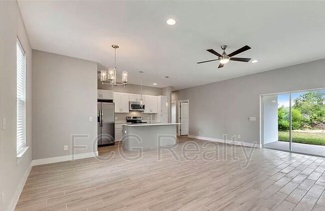 109 Violet Ct in Poinciana, FL - Building Photo - Building Photo
