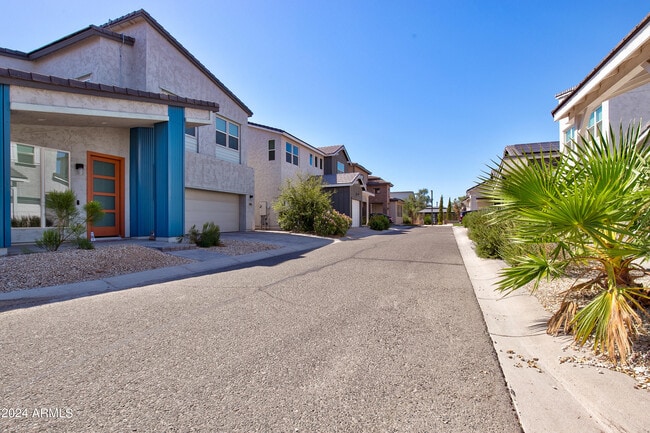 15717 W Polk St in Goodyear, AZ - Building Photo - Building Photo