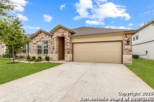 3423 Iron Cyn in Bulverde, TX - Building Photo