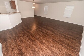 2436 W Werrington Way in Houston, TX - Building Photo - Building Photo