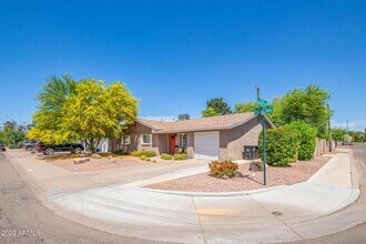 7754 E Catalina Dr in Scottsdale, AZ - Building Photo - Building Photo