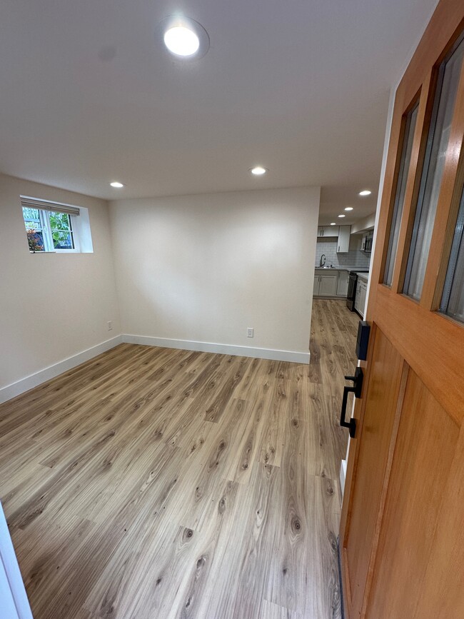 5403 Beacon Ave S, Unit 5403B Beacon Ave S. in Seattle, WA - Building Photo - Building Photo