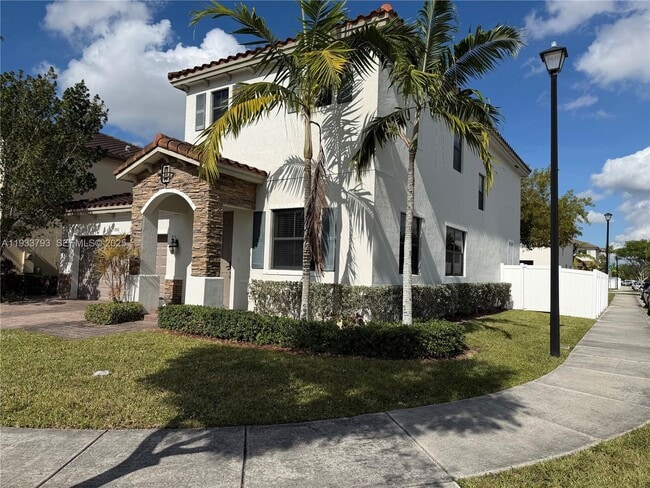 3501 W 92nd Pl in Hialeah, FL - Building Photo - Building Photo