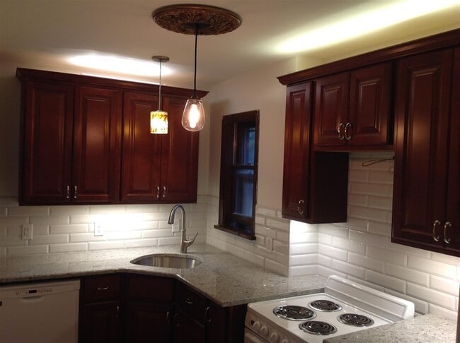 28 Dover St, Unit 1 in Cambridge, MA - Building Photo - Building Photo