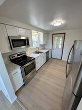 1010 Lessing St in Pittsburgh, PA - Building Photo - Building Photo