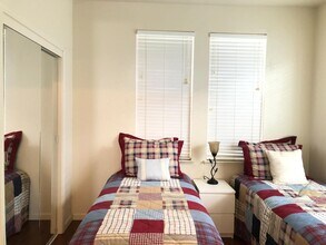 1868 White Sands St in Brentwood, CA - Building Photo - Building Photo