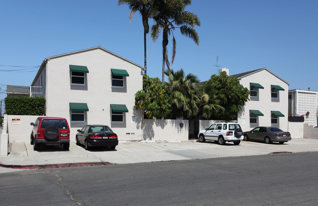 4720-4734 Wilson Ave in San Diego, CA - Foto de edificio