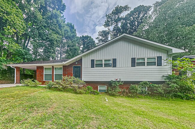 property at 2902 Delcourt Dr