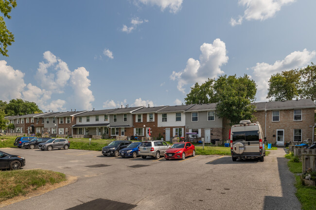 653 St. Laurent Blvd in Ottawa, ON - Building Photo - Building Photo