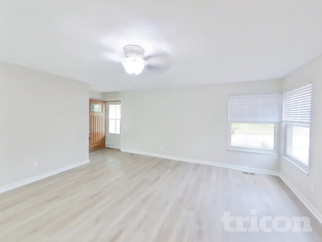 2415 Sarthe Ct in Maryland Heights, MO - Building Photo - Building Photo