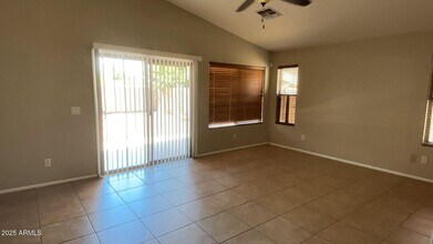 8036 N 56th Ln in Glendale, AZ - Building Photo - Building Photo