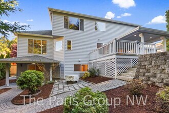 8129 126th Pl SE in Newcastle, WA - Building Photo - Building Photo