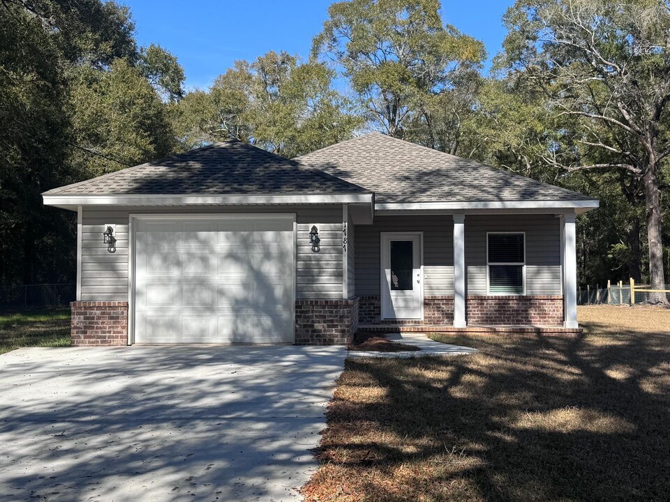 1787 Dads Rd in Baker, FL - Building Photo