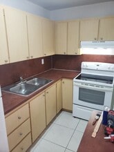 1525 NW 19th Terrace, Unit 19 in Miami, FL - Building Photo - Building Photo