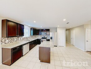 1136 Foxglove Ln in Burleson, TX - Foto de edificio - Building Photo