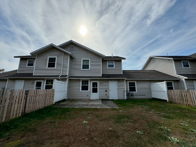 11 Enterprise Dr in Brunswick, ME - Foto de edificio - Building Photo