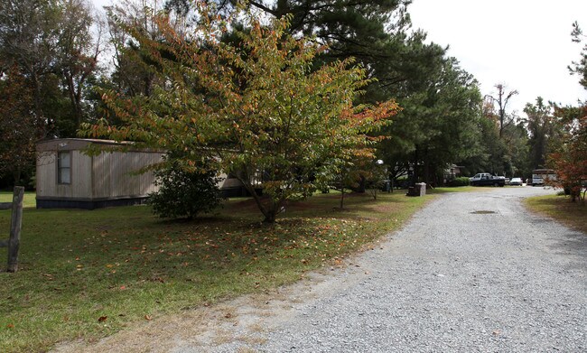 104-106 E Allen St in Four Oaks, NC - Building Photo - Building Photo