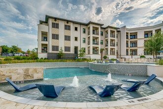 Cortland Riverside in Fort Worth, TX - Building Photo - Building Photo