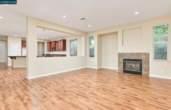 4874 Snowy Egret Way in Oakley, CA - Building Photo - Building Photo